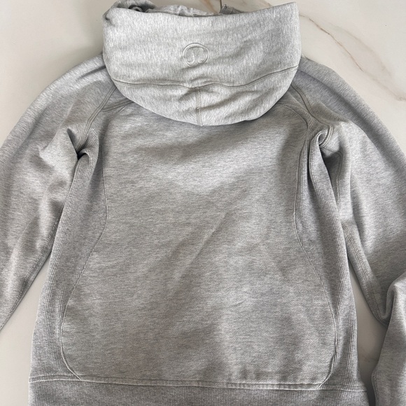 Lululemon Grey Scuba - Picture 4 of 5